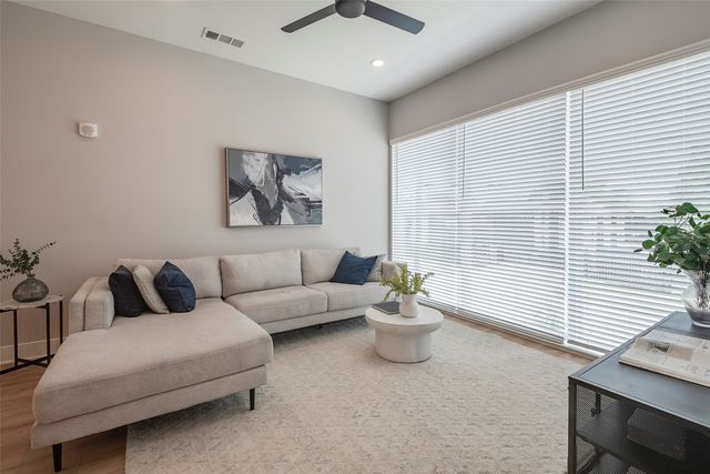 1423 N Carroll Avenue, Dallas, TX 75204