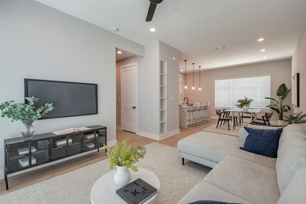 1423 N Carroll Avenue, Dallas, TX 75204
