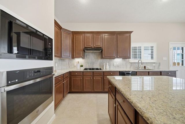 3615 E Cape Road, Dickinson, TX 77539
