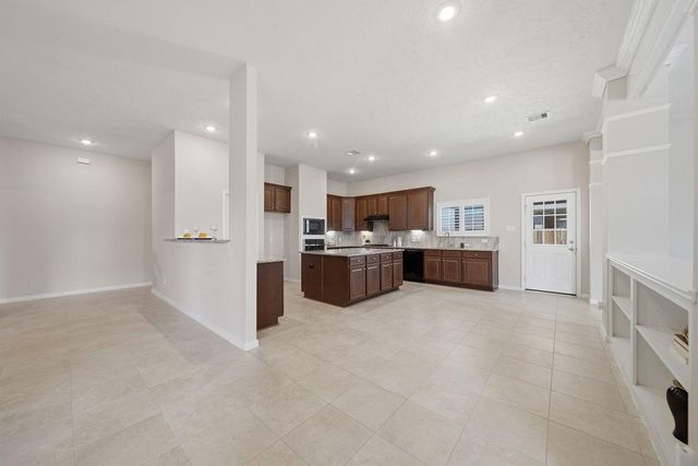 3615 E Cape Road, Dickinson, TX 77539