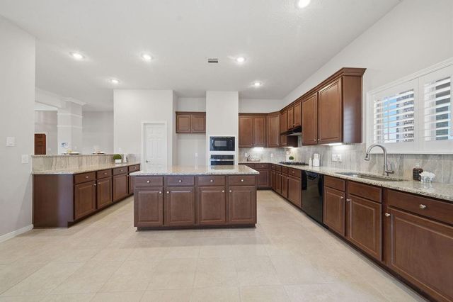 3615 E Cape Road, Dickinson, TX 77539