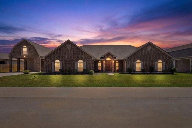 3615 E Cape Road, Dickinson, TX 77539