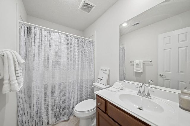 3615 E Cape Road, Dickinson, TX 77539