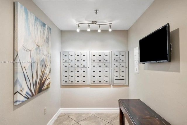 16570 NE 26th Ave 6B, North Miami Beach, FL 33160