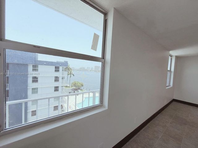 16570 NE 26th Ave 6B, North Miami Beach, FL 33160