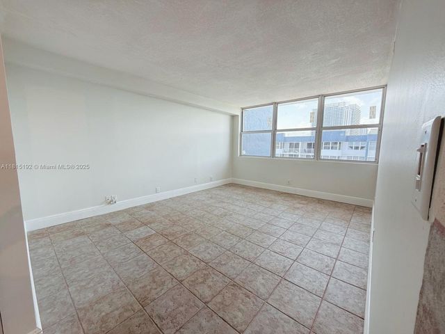 16570 NE 26th Ave 6B, North Miami Beach, FL 33160