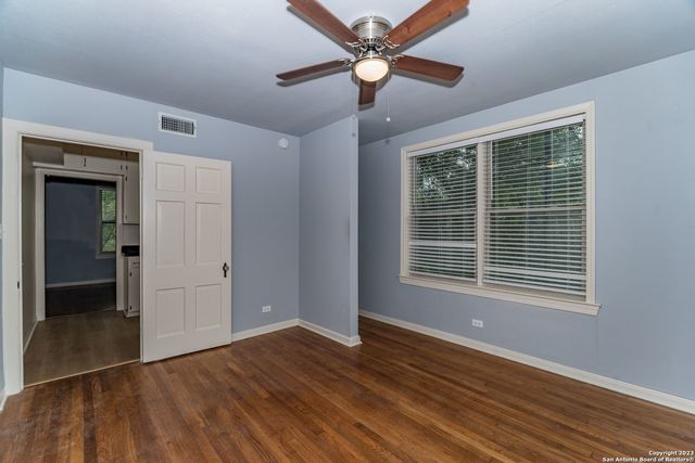 254 Cloverleaf Ave Apt 2, Alamo Heights, TX 78209