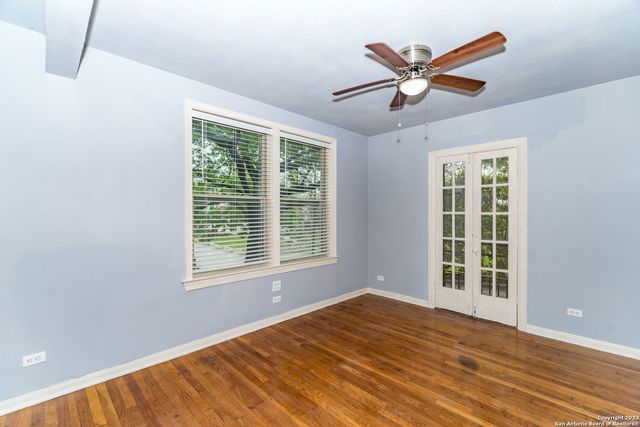 254 Cloverleaf Ave Apt 2, Alamo Heights, TX 78209
