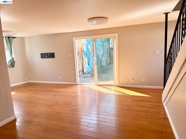 1033 Fountain St, Alameda, CA 94501