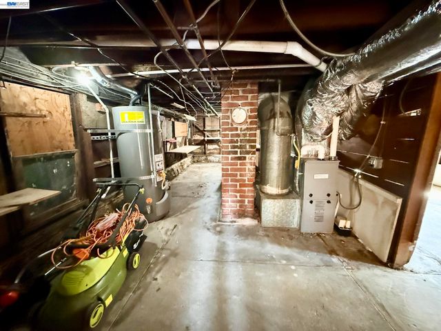 1033 Fountain St, Alameda, CA 94501