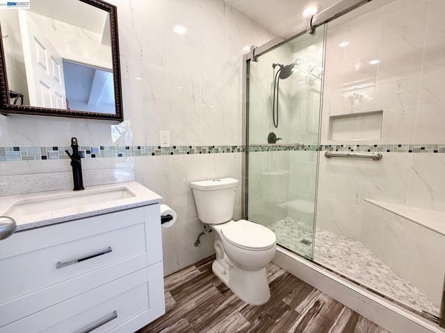 1033 Fountain St, Alameda, CA 94501