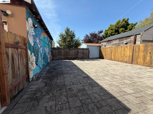 1033 Fountain St, Alameda, CA 94501