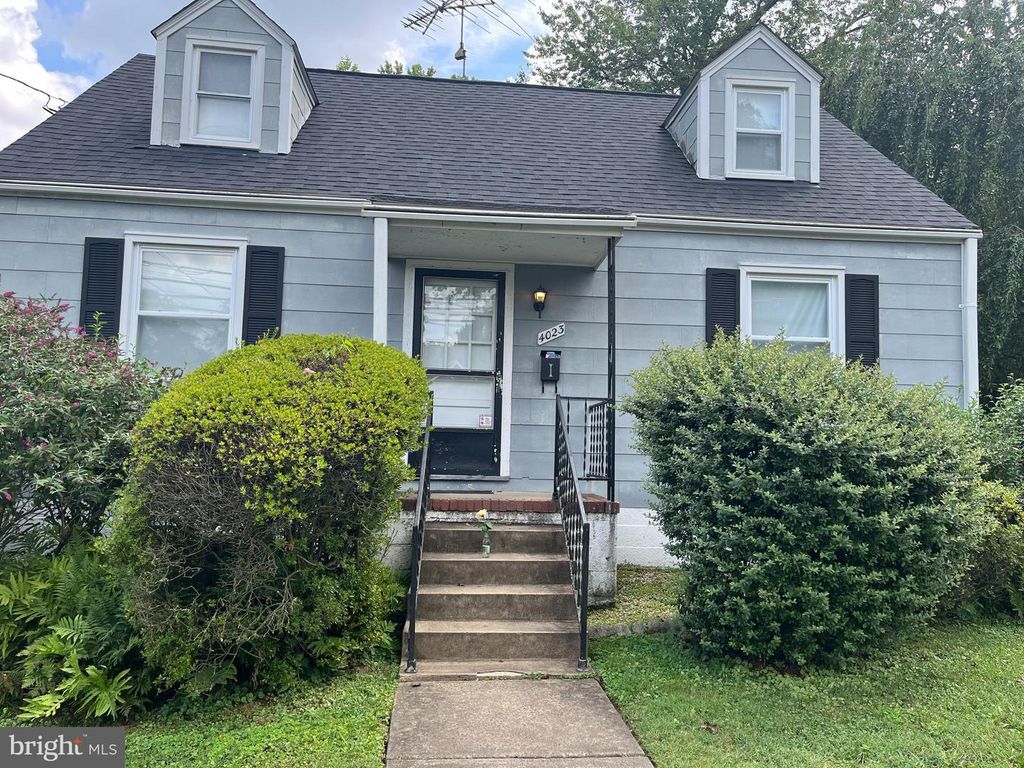 4023 WOODLAND DR, Fairfax, VA 22030