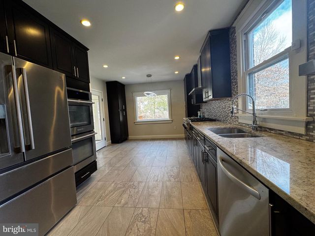 513 WHITTIER ST NW, Washington, DC 20012