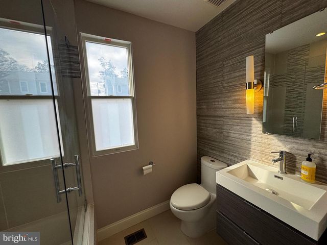 513 WHITTIER ST NW, Washington, DC 20012