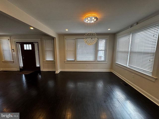 513 WHITTIER ST NW, Washington, DC 20012