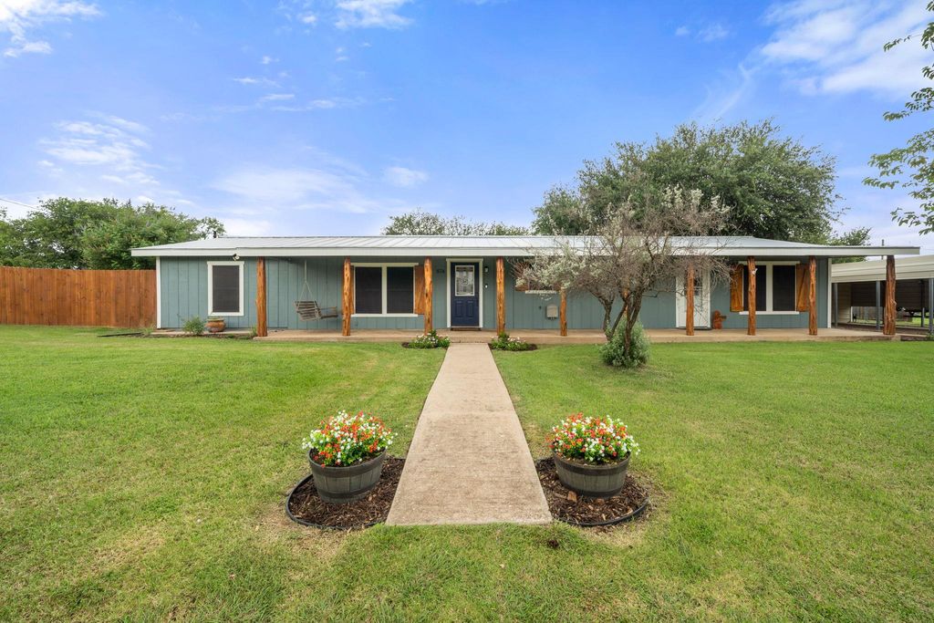 874 Pine LN, Cottonwood Shores, TX 78657