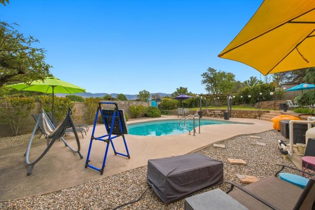 4722 Sherwood Street NE, Albuquerque, NM 87109