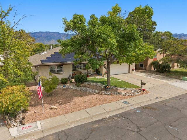 4722 Sherwood Street NE, Albuquerque, NM 87109