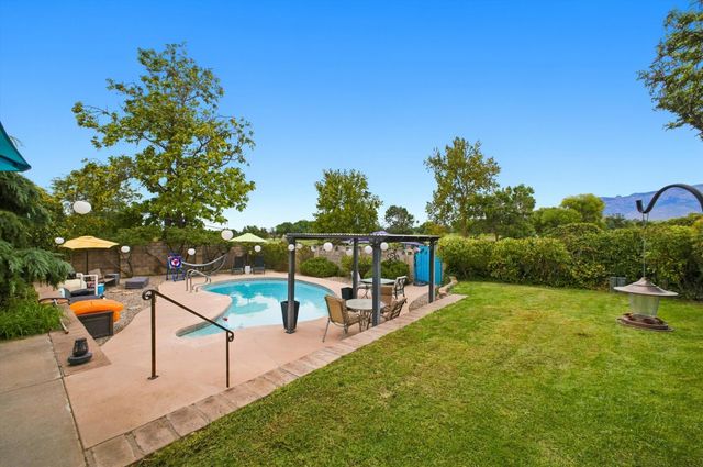 4722 Sherwood Street NE, Albuquerque, NM 87109