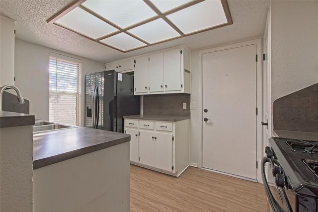 909 Garden Meadow DR, Georgetown, TX 78628