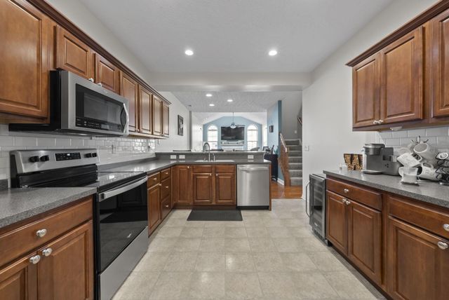 306 Waterside Drive, Delaware, OH 43015