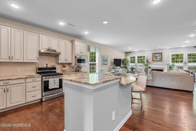 20 Aylesford Lane, Manchester, NJ 08759