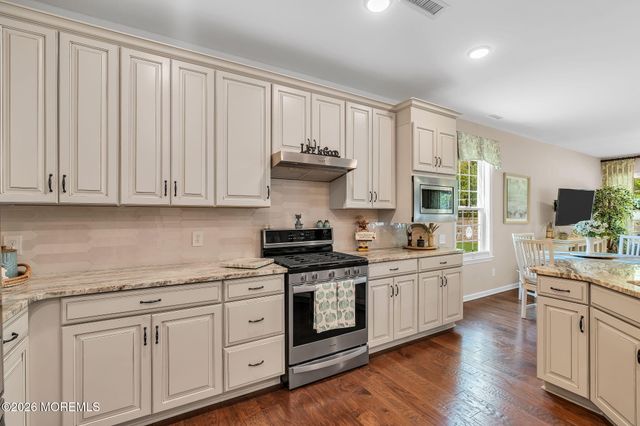 20 Aylesford Lane, Manchester, NJ 08759
