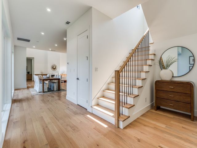 2410 N Prairie Avenue, Dallas, TX 75204