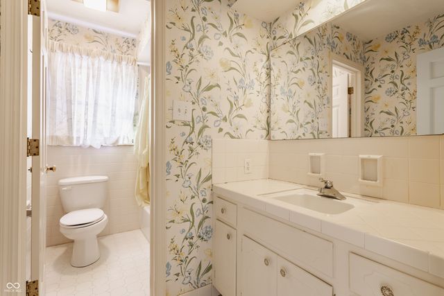 7102 Dean Road, Indianapolis, IN 46240