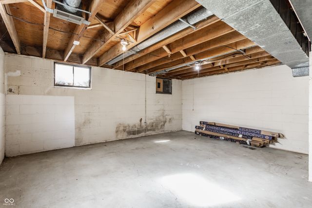 7102 Dean Road, Indianapolis, IN 46240