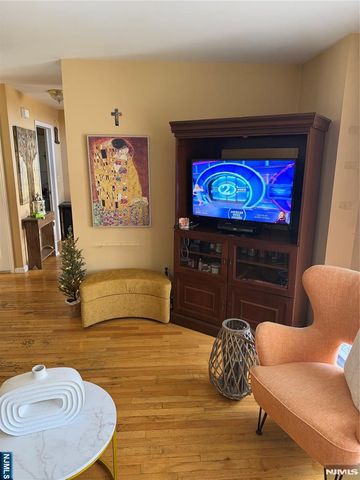 408 7th Street B, Palisades Park, NJ 07650