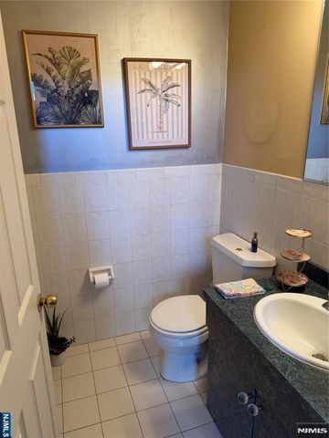 408 7th Street B, Palisades Park, NJ 07650