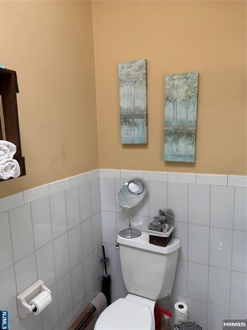 408 7th Street B, Palisades Park, NJ 07650