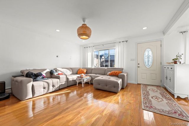 505 7TH AVE, New Hyde Park, NY 11040