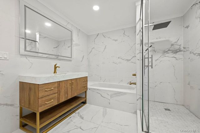 505 7TH AVE, New Hyde Park, NY 11040