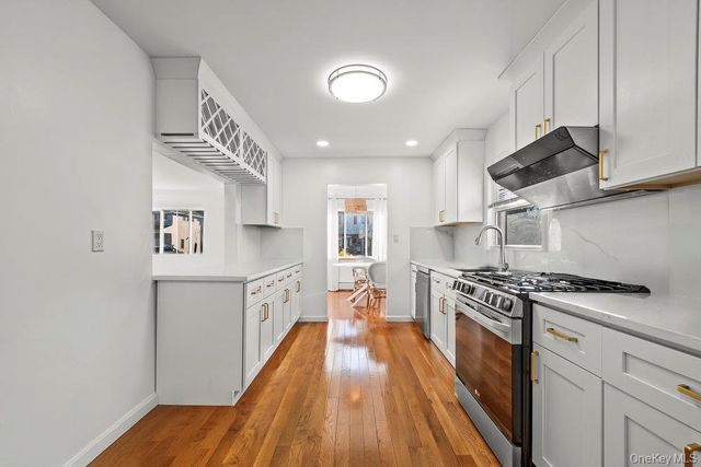 505 7TH AVE, New Hyde Park, NY 11040