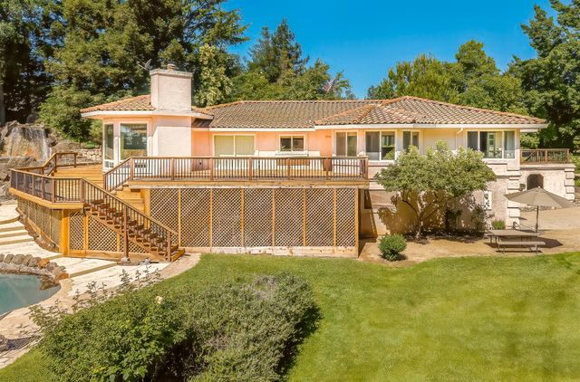 8918 Oak View Dr, Oakdale, CA 95361