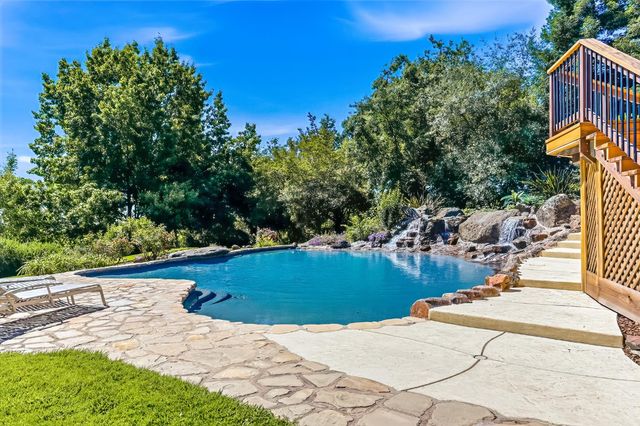 8918 Oak View Dr, Oakdale, CA 95361