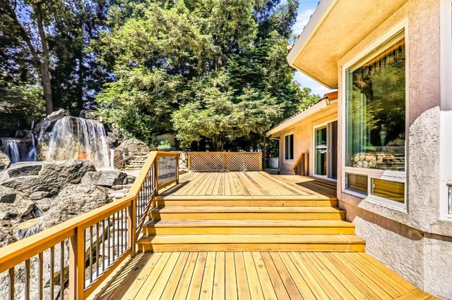 8918 Oak View Dr, Oakdale, CA 95361