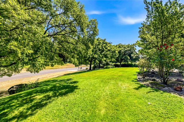 8918 Oak View Dr, Oakdale, CA 95361