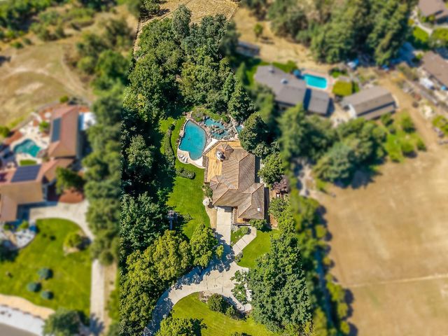 8918 Oak View Dr, Oakdale, CA 95361