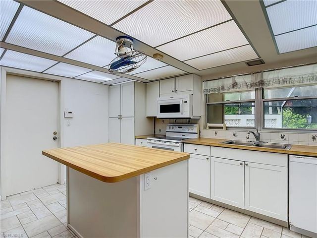 1625 Silverwood CT, North Fort Myers, FL 33903