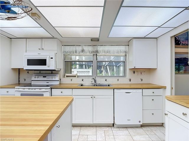 1625 Silverwood CT, North Fort Myers, FL 33903