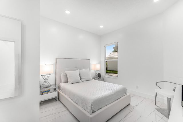623 SW Lake Charles Circle, Port St. Lucie, Port St Lucie, FL 34986