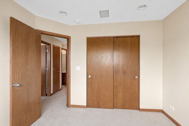 169 Willey Street, Gilberts, IL 60136