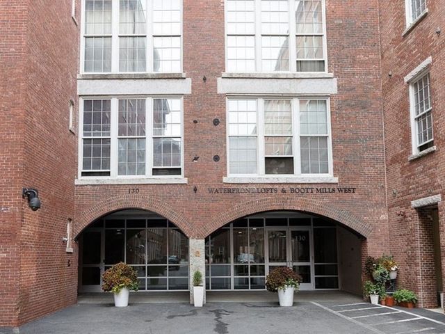 130 John St 212, Lowell, MA 01852