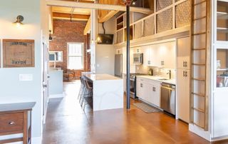 130 John St 212, Lowell, MA 01852