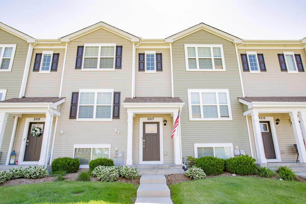2517 Alison Avenue, Pingree Grove, IL 60140