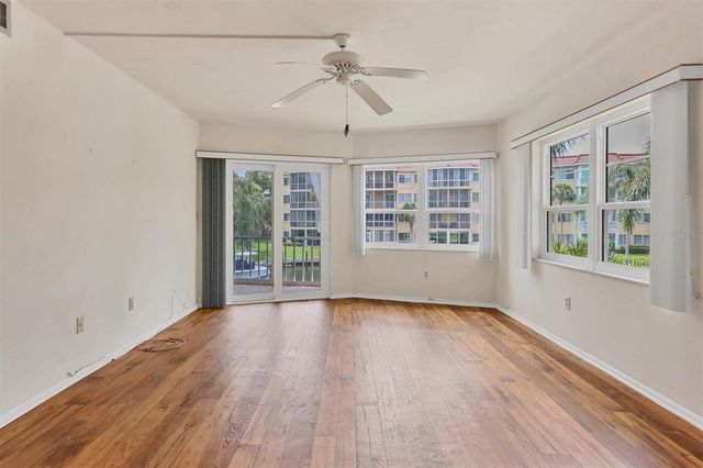 1300 N PORTOFINO DRIVE 208, Sarasota, FL 34242